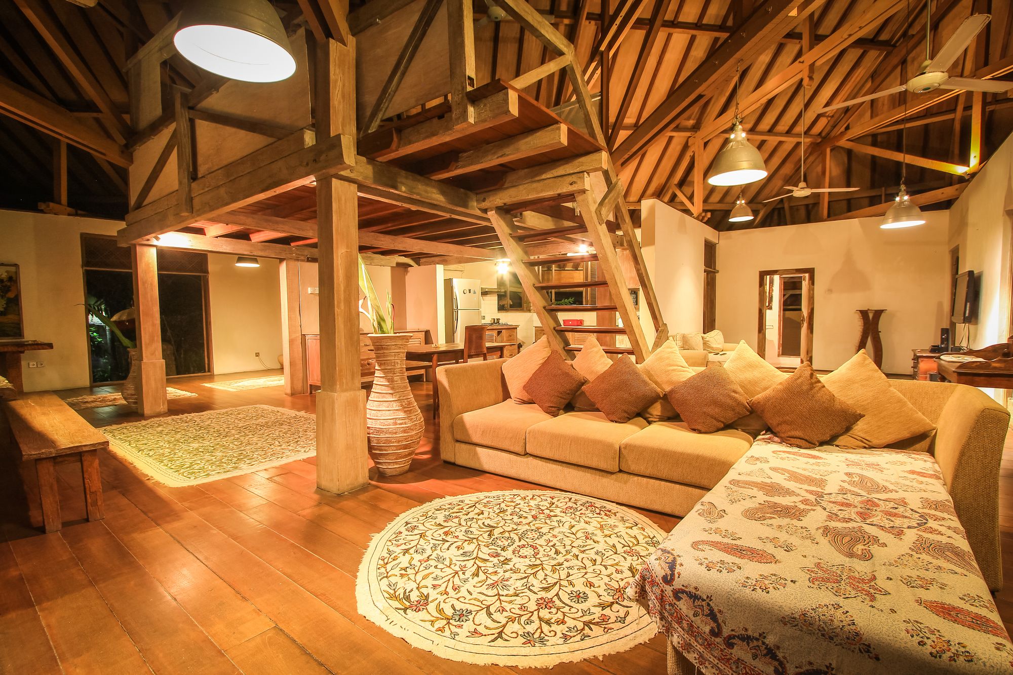 Rumah Nyaman Villa