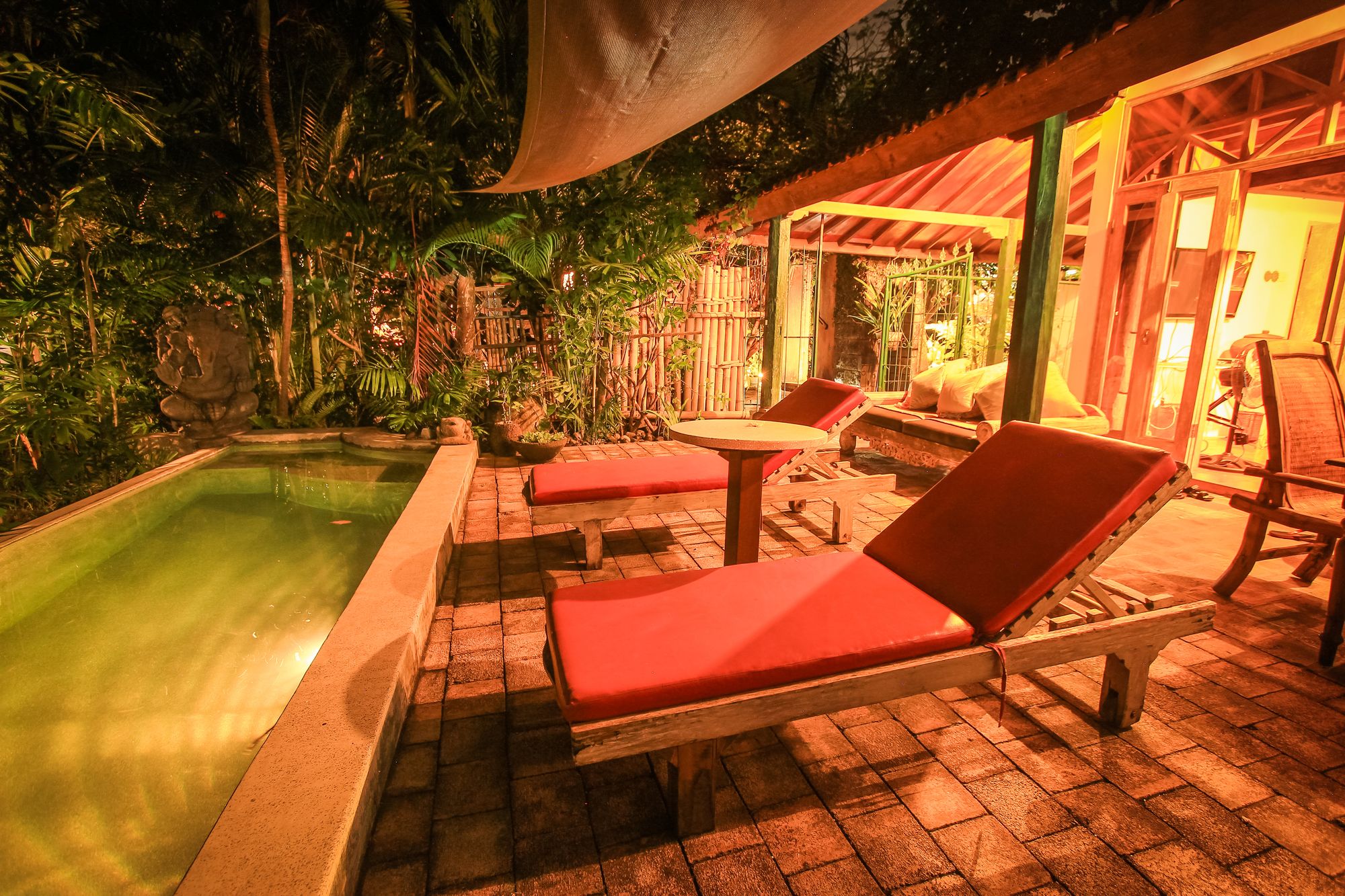 Rumah Nyaman Villa