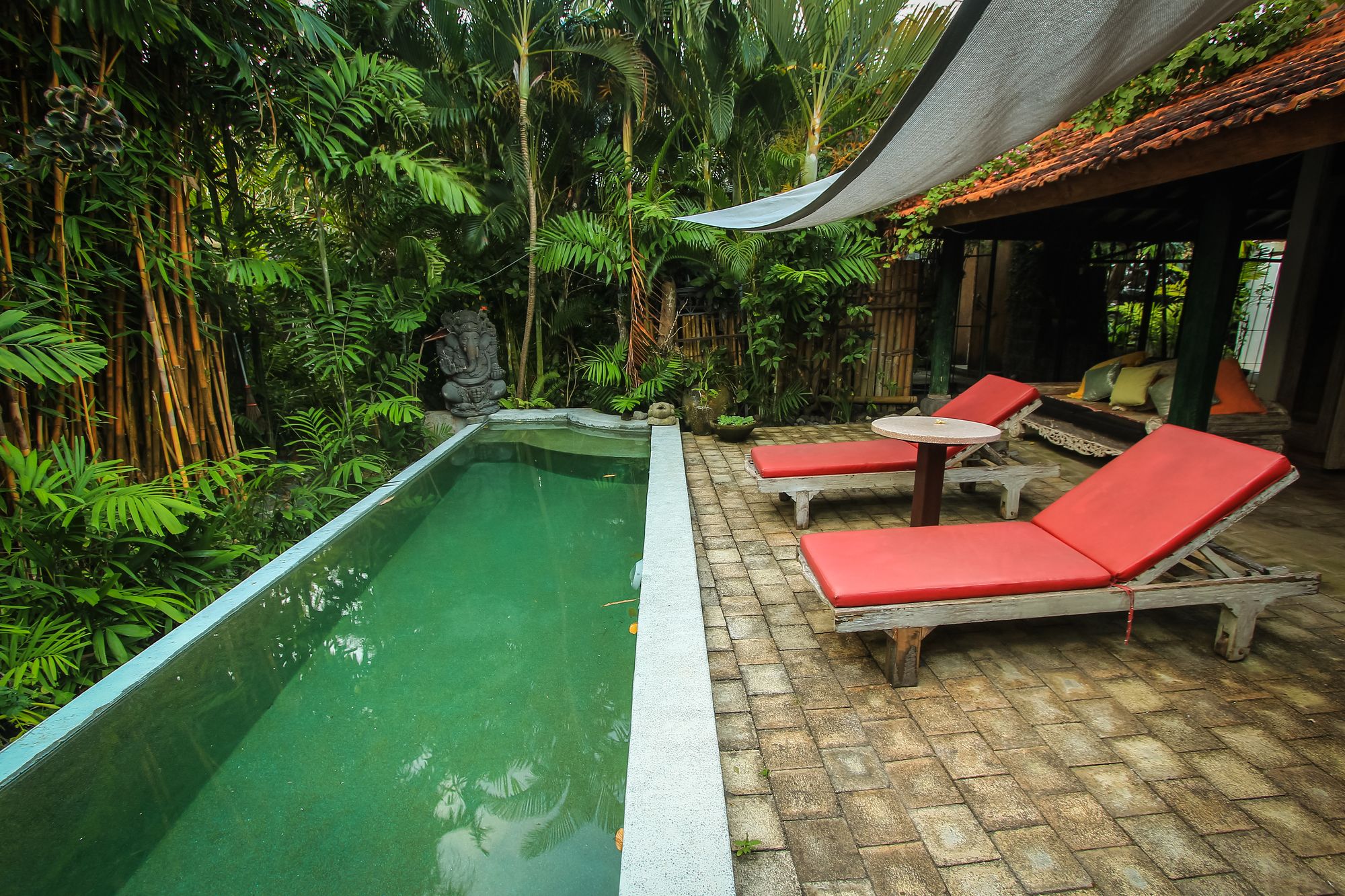 Rumah Nyaman Villa