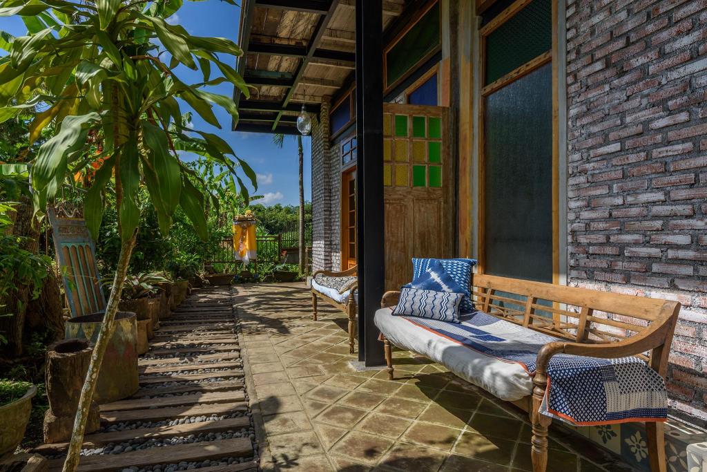 Taman Nauli Bed & Breakfast