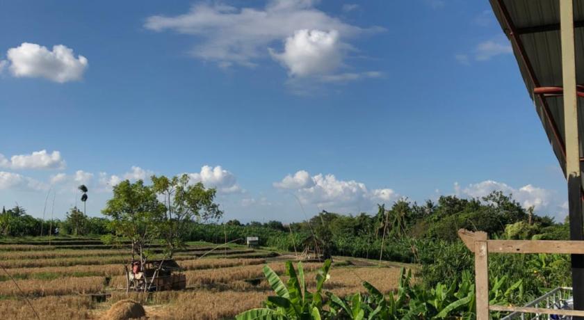 Taman Nauli Bed & Breakfast