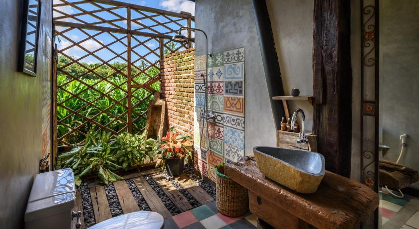 Taman Nauli Bed & Breakfast