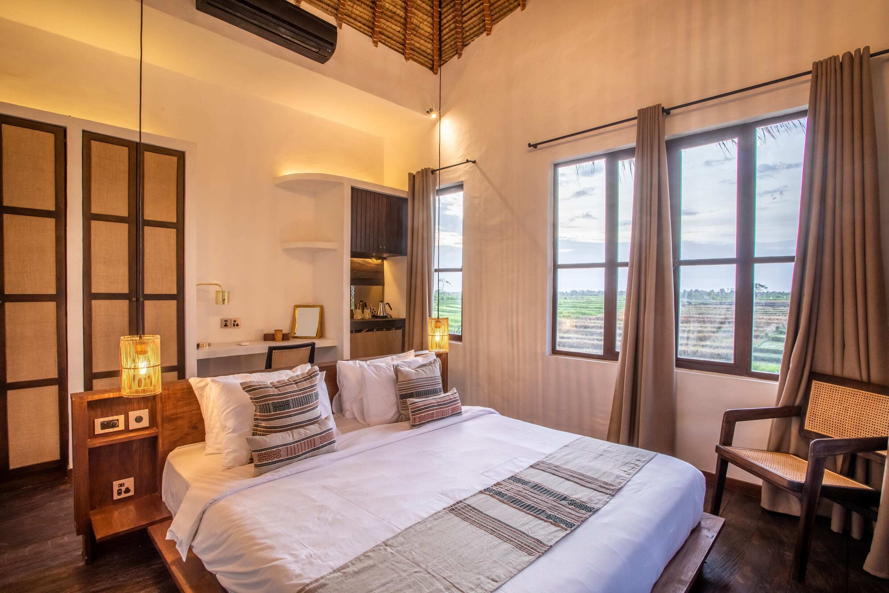 Tropical Private Villa 3 BR Canggu w/Staff