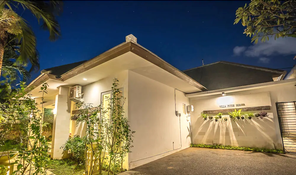 Villa Putih Berawa