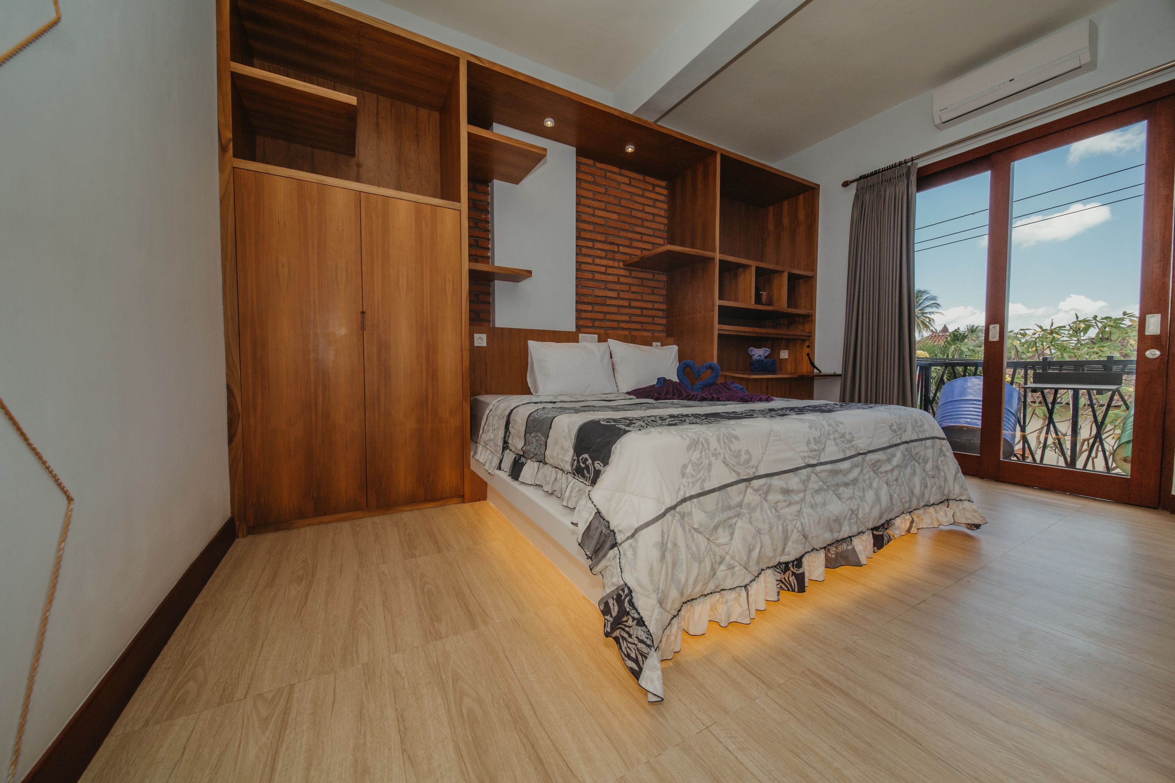 Kaen Apartments