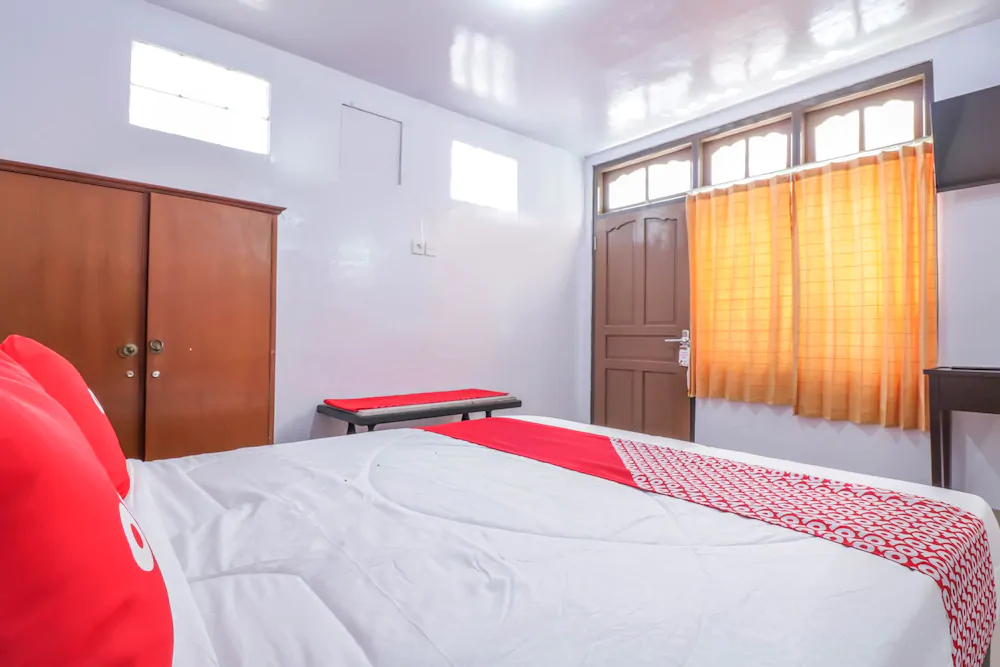 Gusti Residence by OYO Rooms