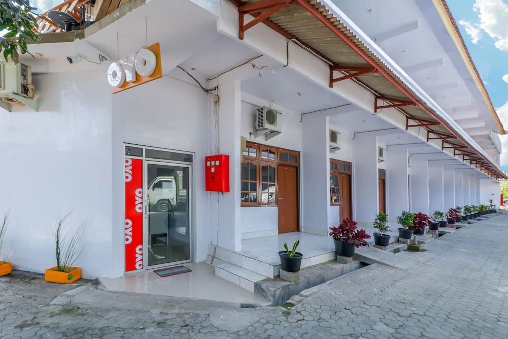Gusti Residence by OYO Rooms