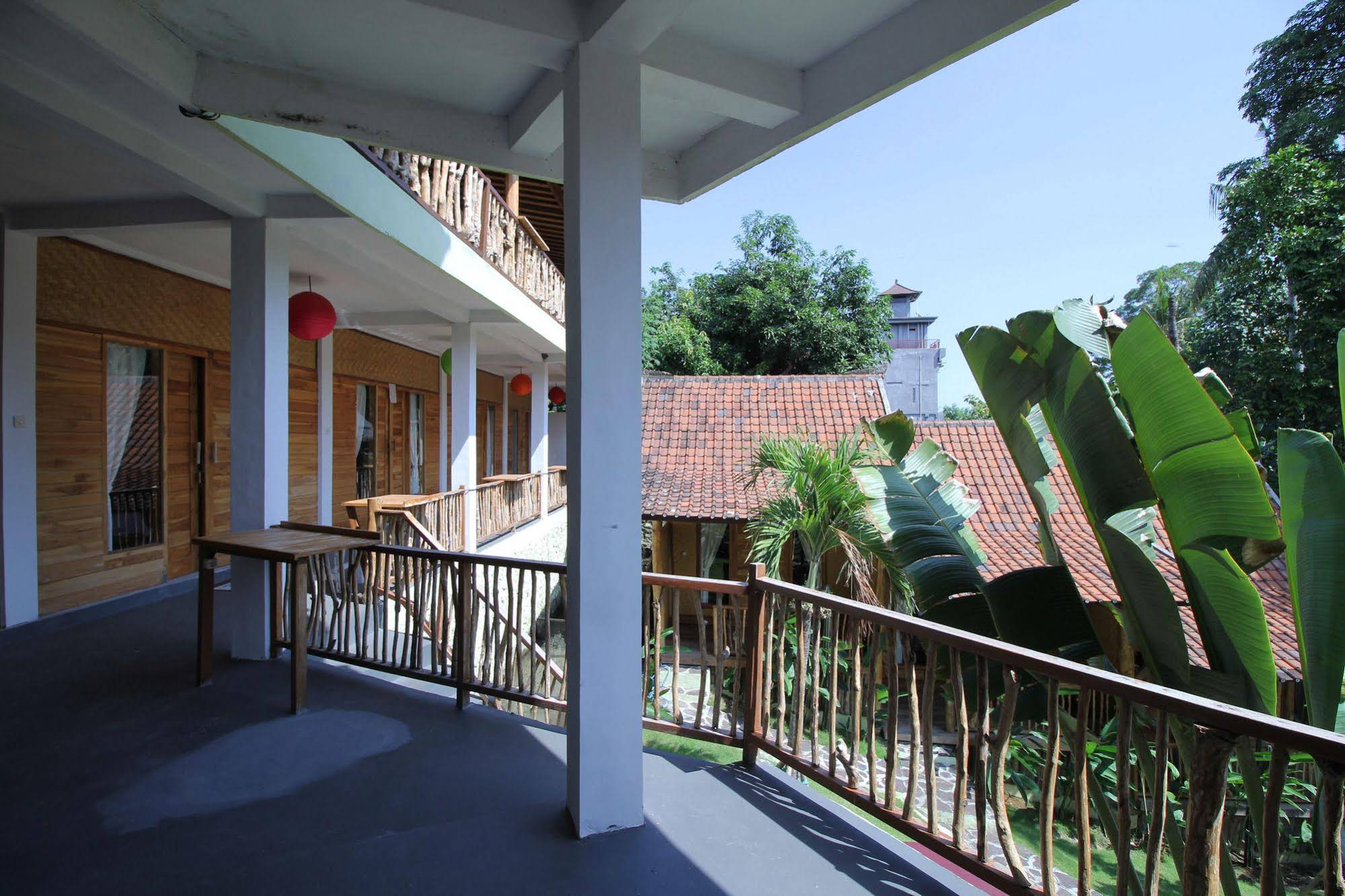 Warung and Guest House Surya Abadi