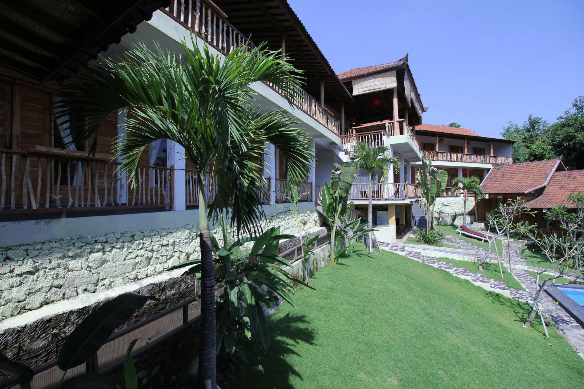 Warung and Guest House Surya Abadi