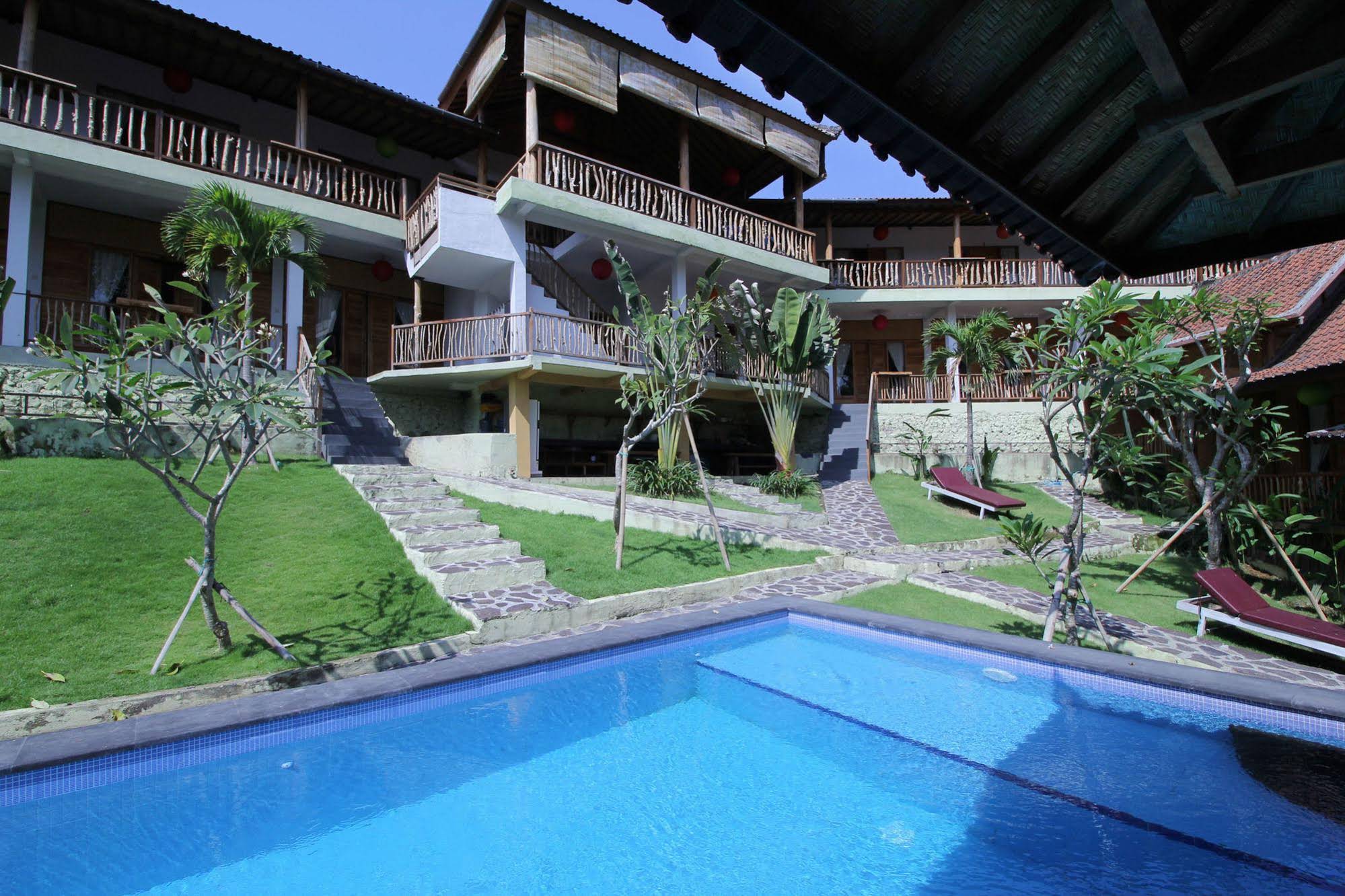 Warung and Guest House Surya Abadi