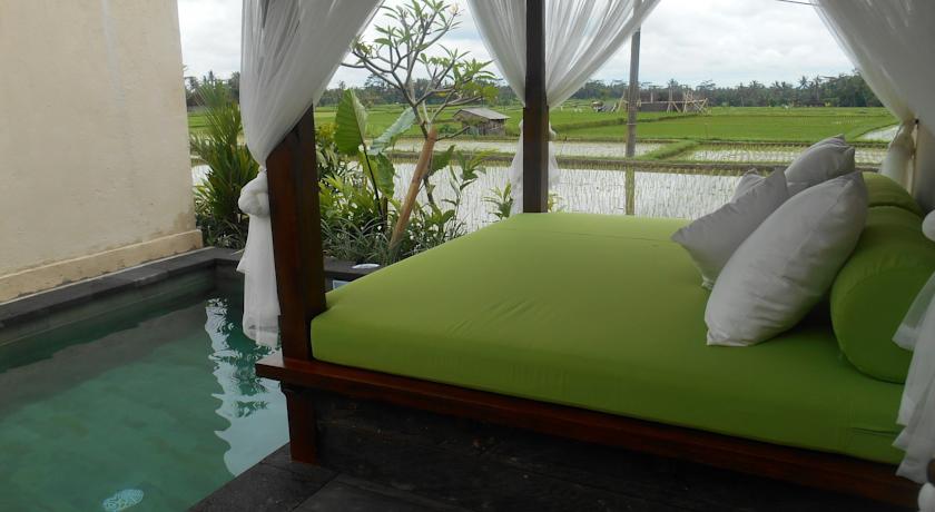 Alam Puisi Villa
