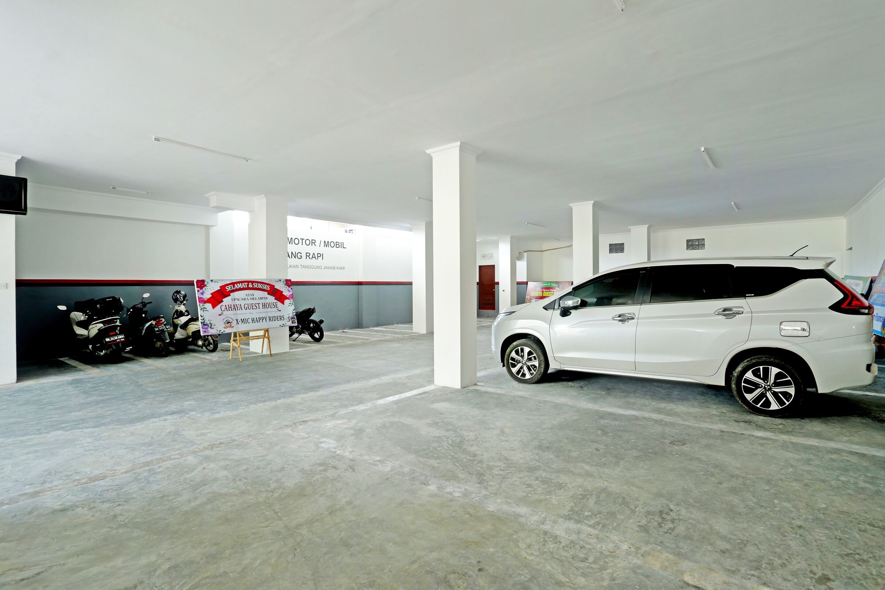 Cahaya Guest House by OYO