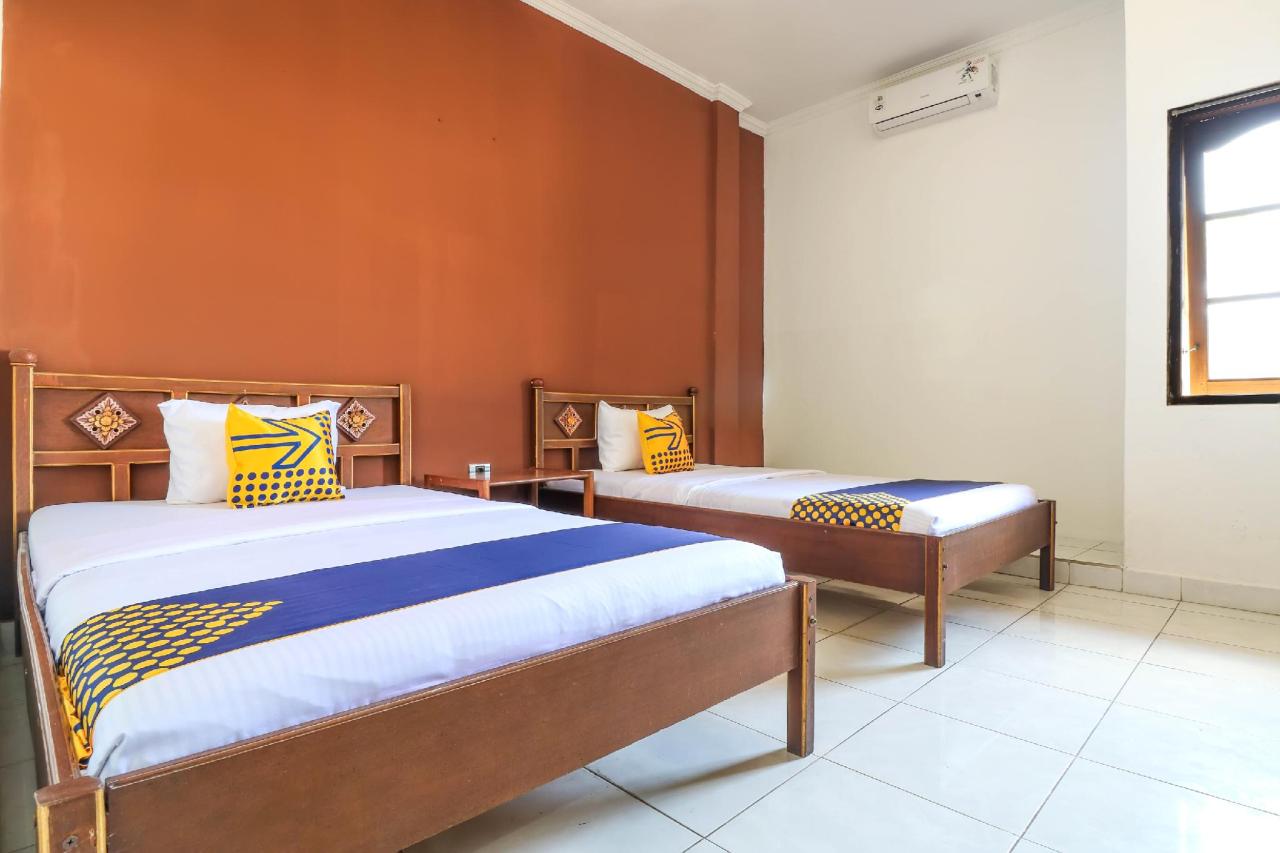 Candra Adhi Graha Hotel