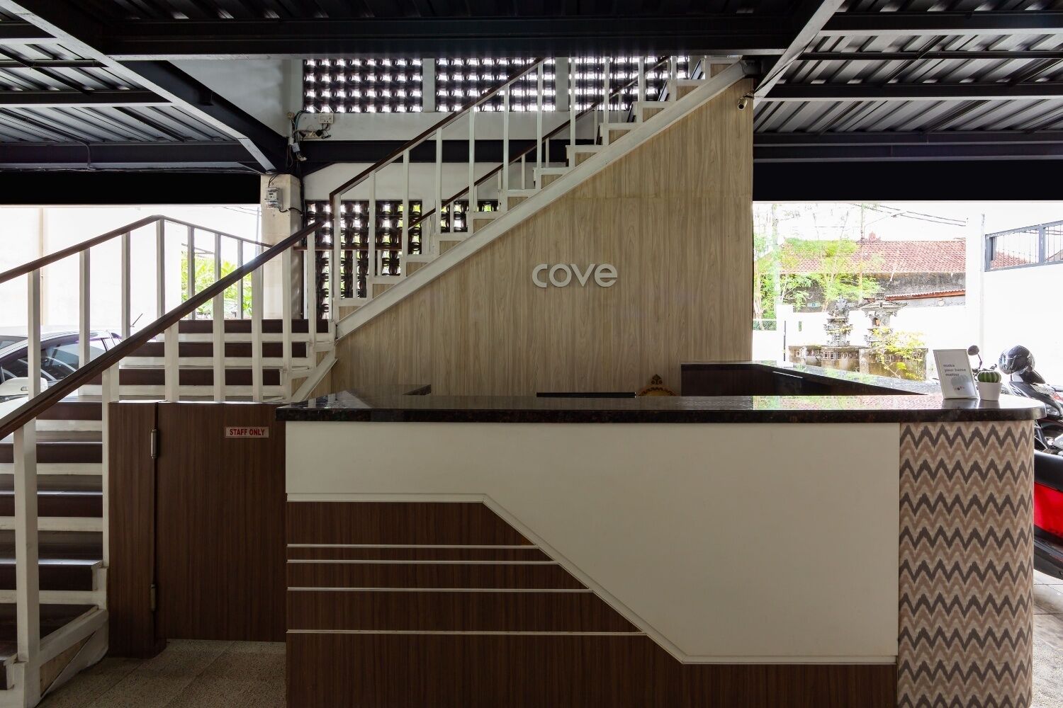 Cove Matahari Senja