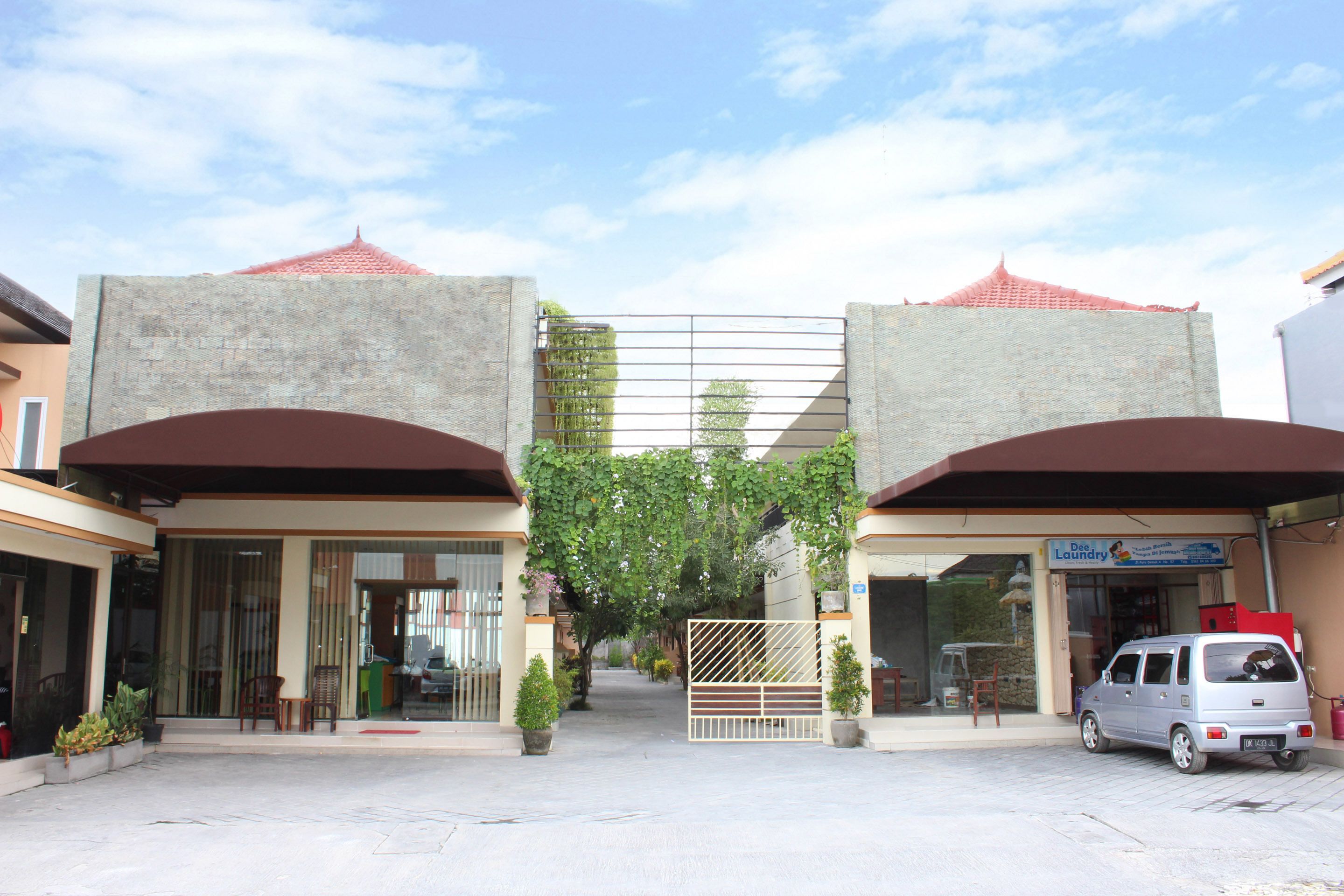 Dee Mansion