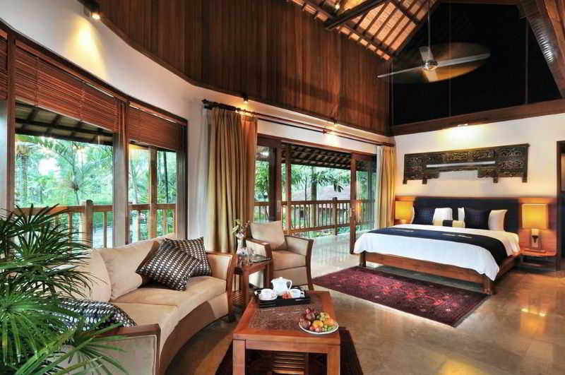 Mason Elephant Park & Lodge