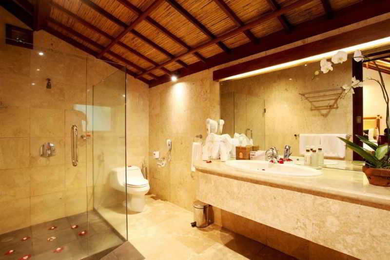 Mason Elephant Park & Lodge