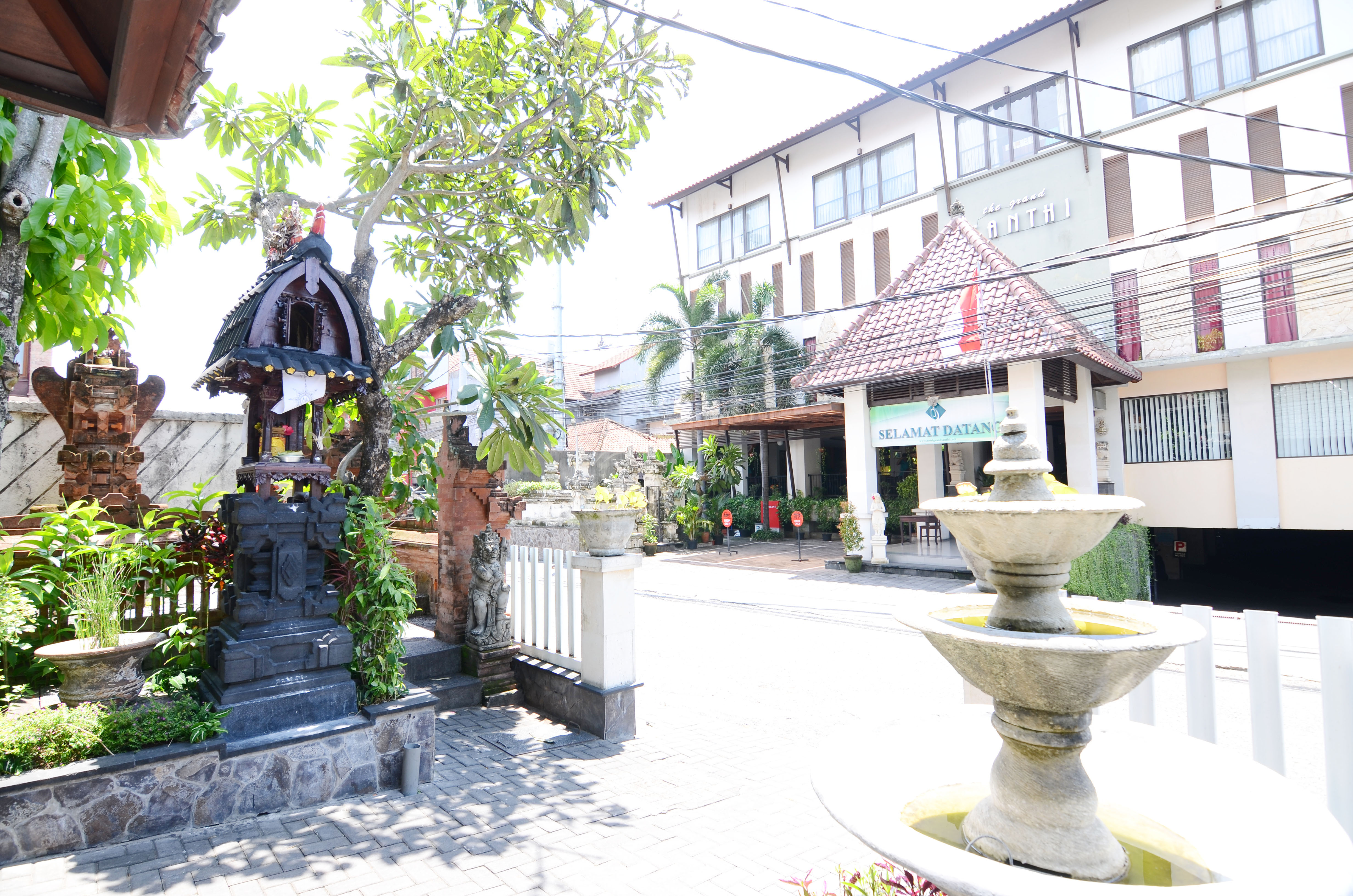 Grand Santhi