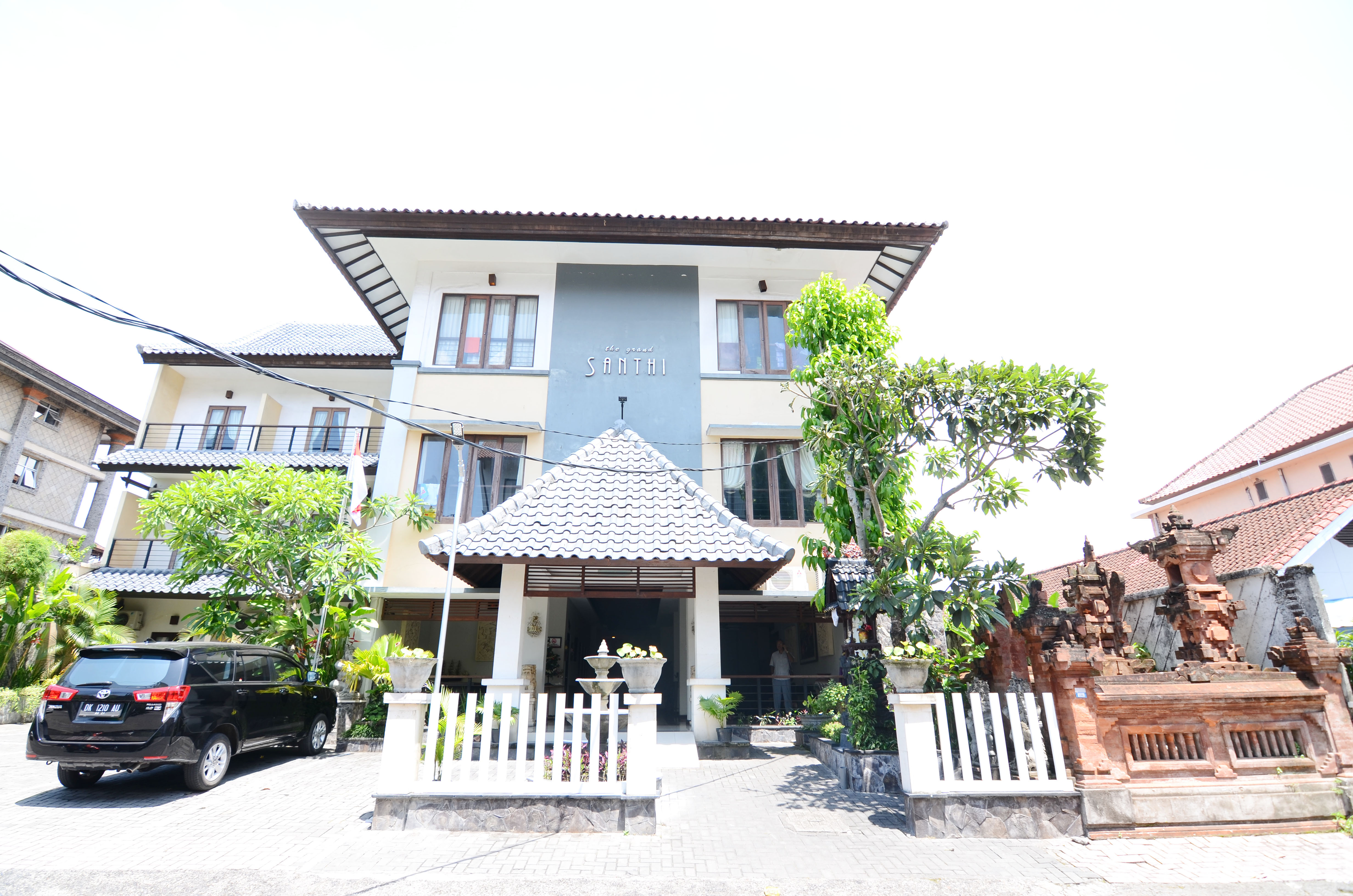 Grand Santhi