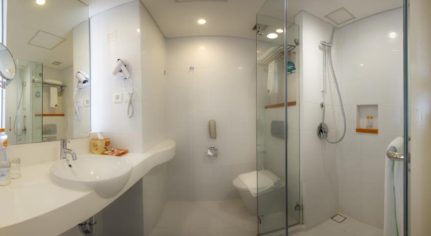 HARRIS Hotel & Conventions Denpasar Bali