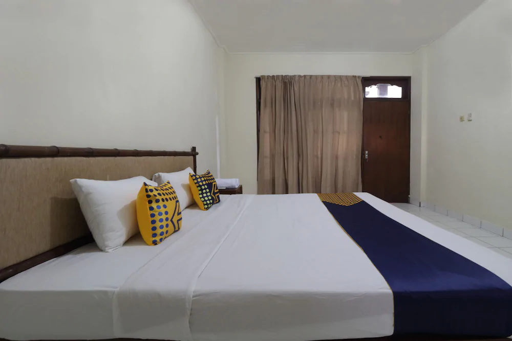 Hotel Aget Jaya Ii by OYO Rooms