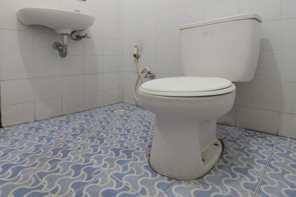 Hotel Aget Jaya Ii by OYO Rooms