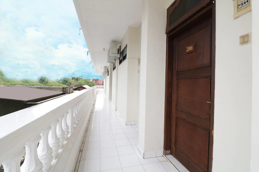 Hotel Aget Jaya Ii by OYO Rooms