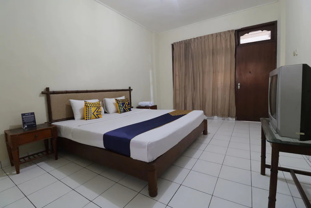 Hotel Aget Jaya Ii by OYO Rooms