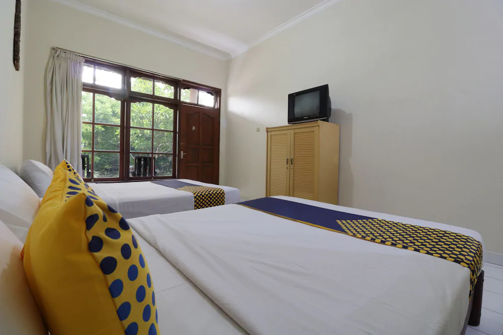 Hotel Aget Jaya Ii by OYO Rooms