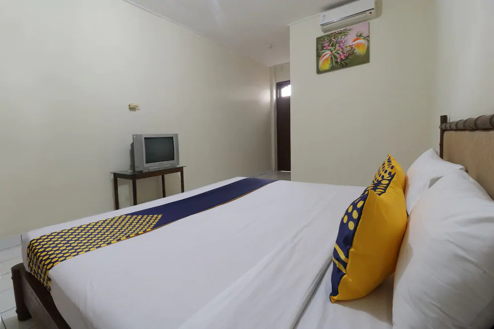 Hotel Aget Jaya Ii by OYO Rooms