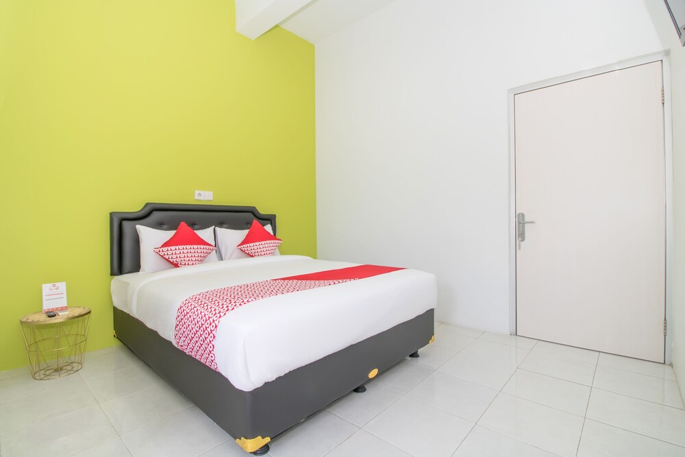 Hotel Taman Wirama by OYO Rooms
