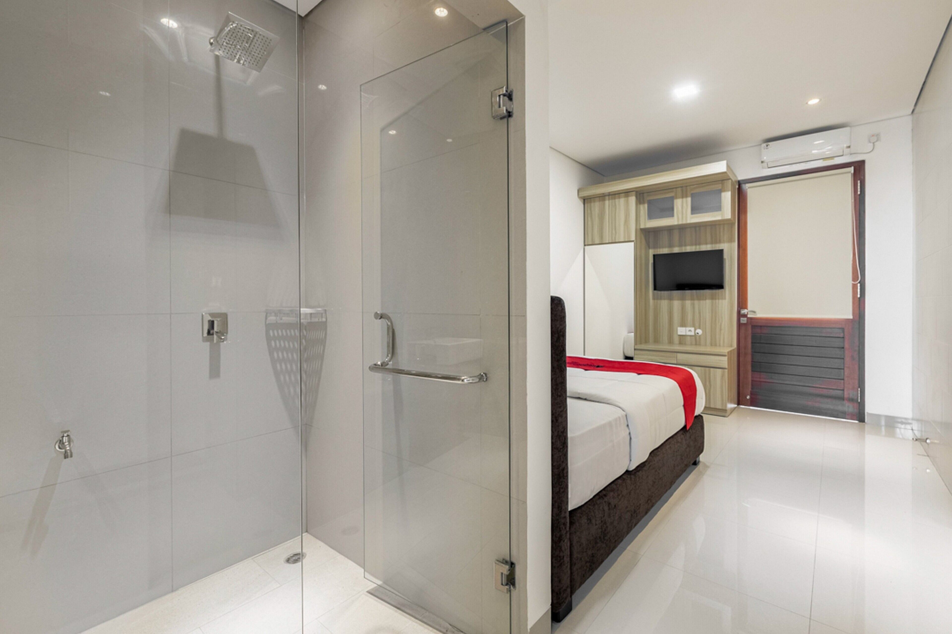 Indraprastha Residence by RedDoorz
