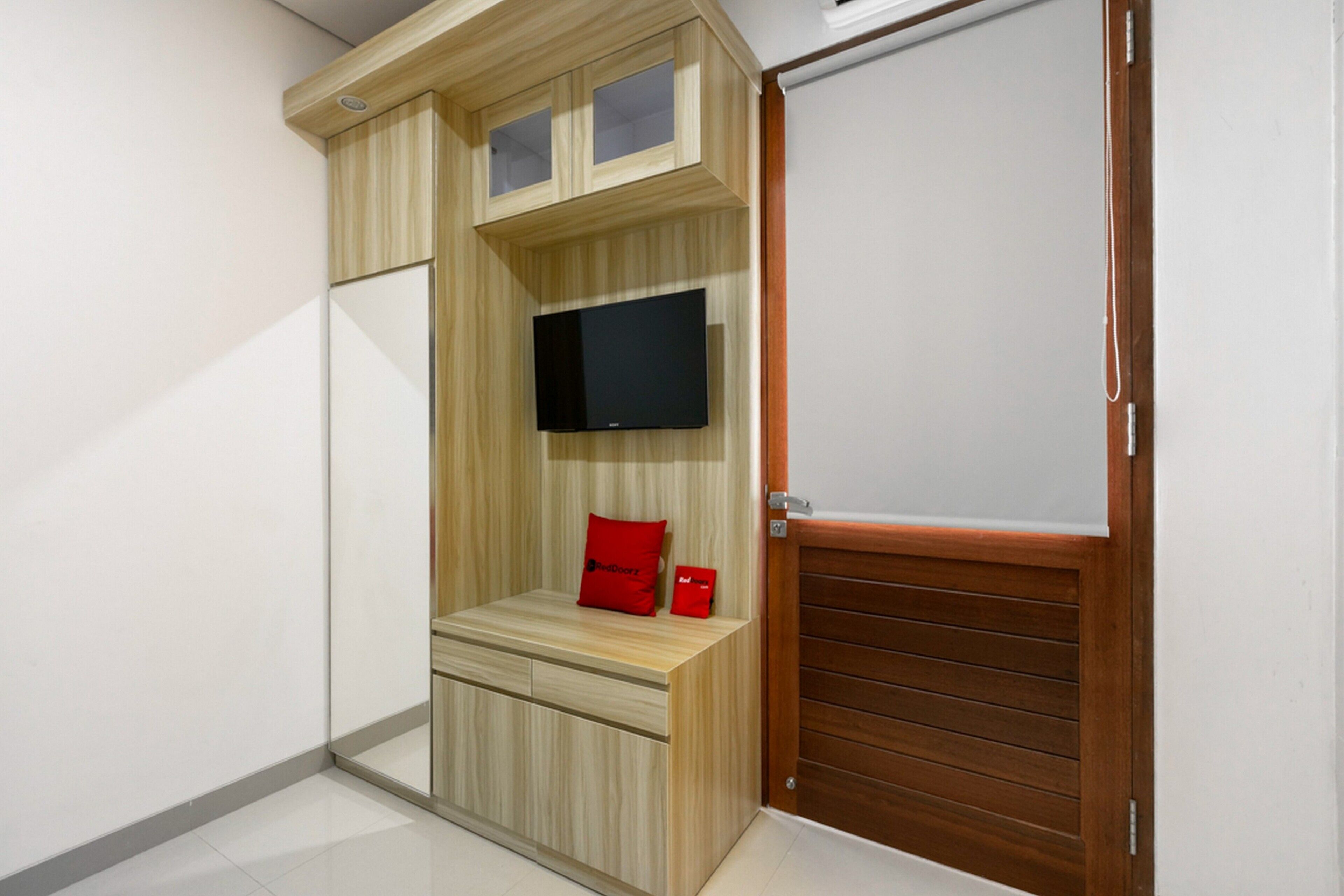 Indraprastha Residence by RedDoorz