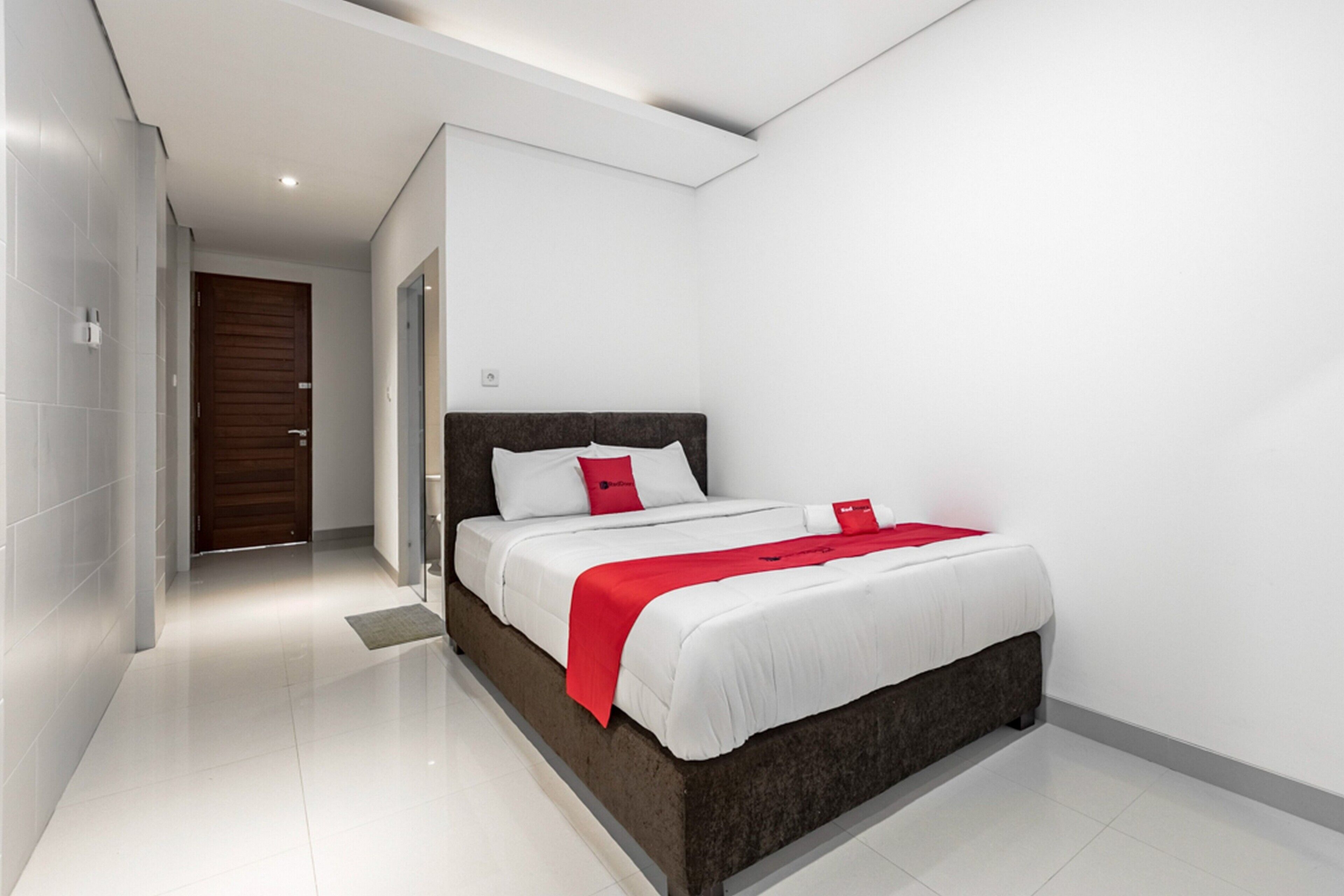 Indraprastha Residence by RedDoorz
