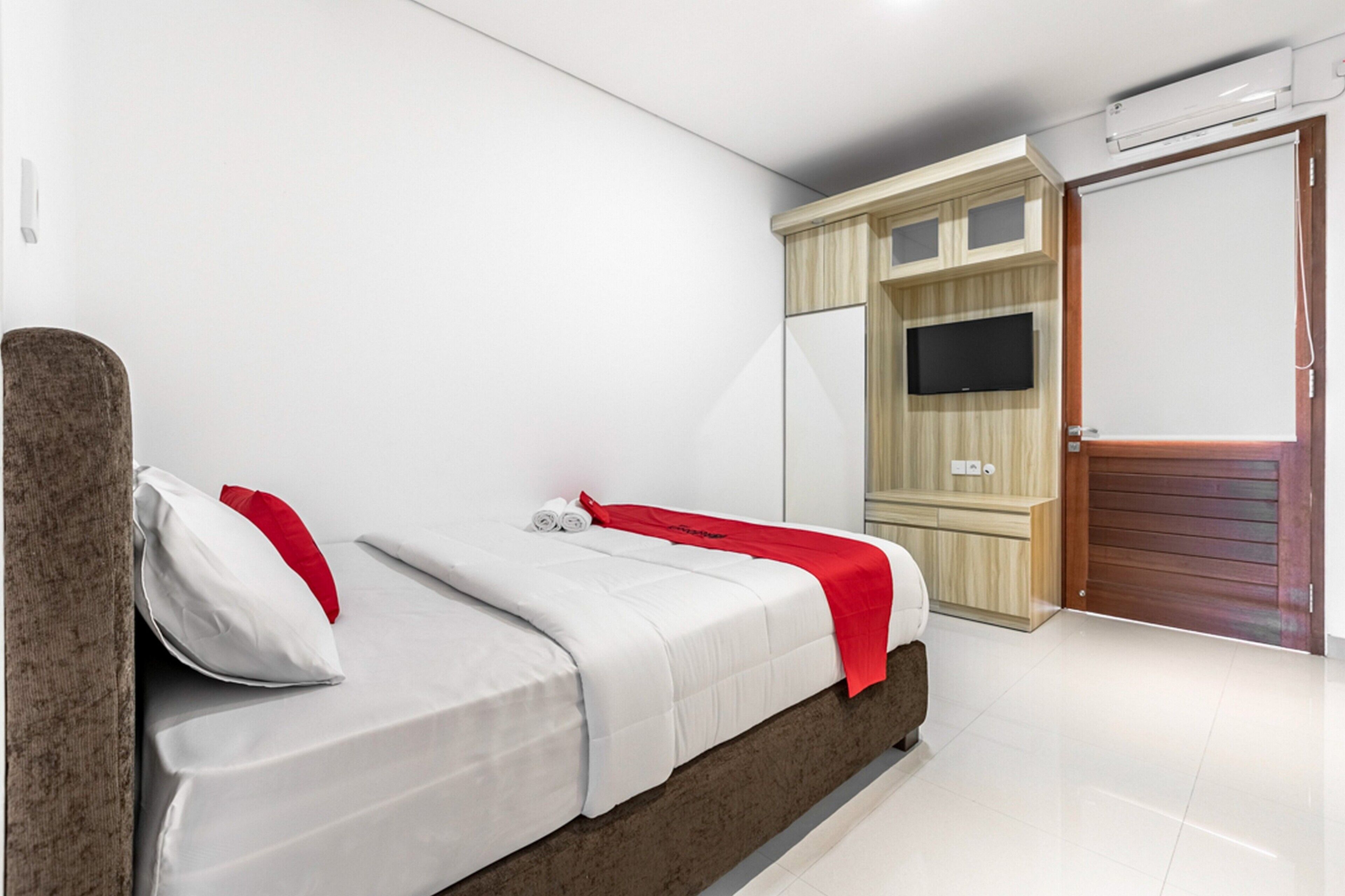 Indraprastha Residence by RedDoorz