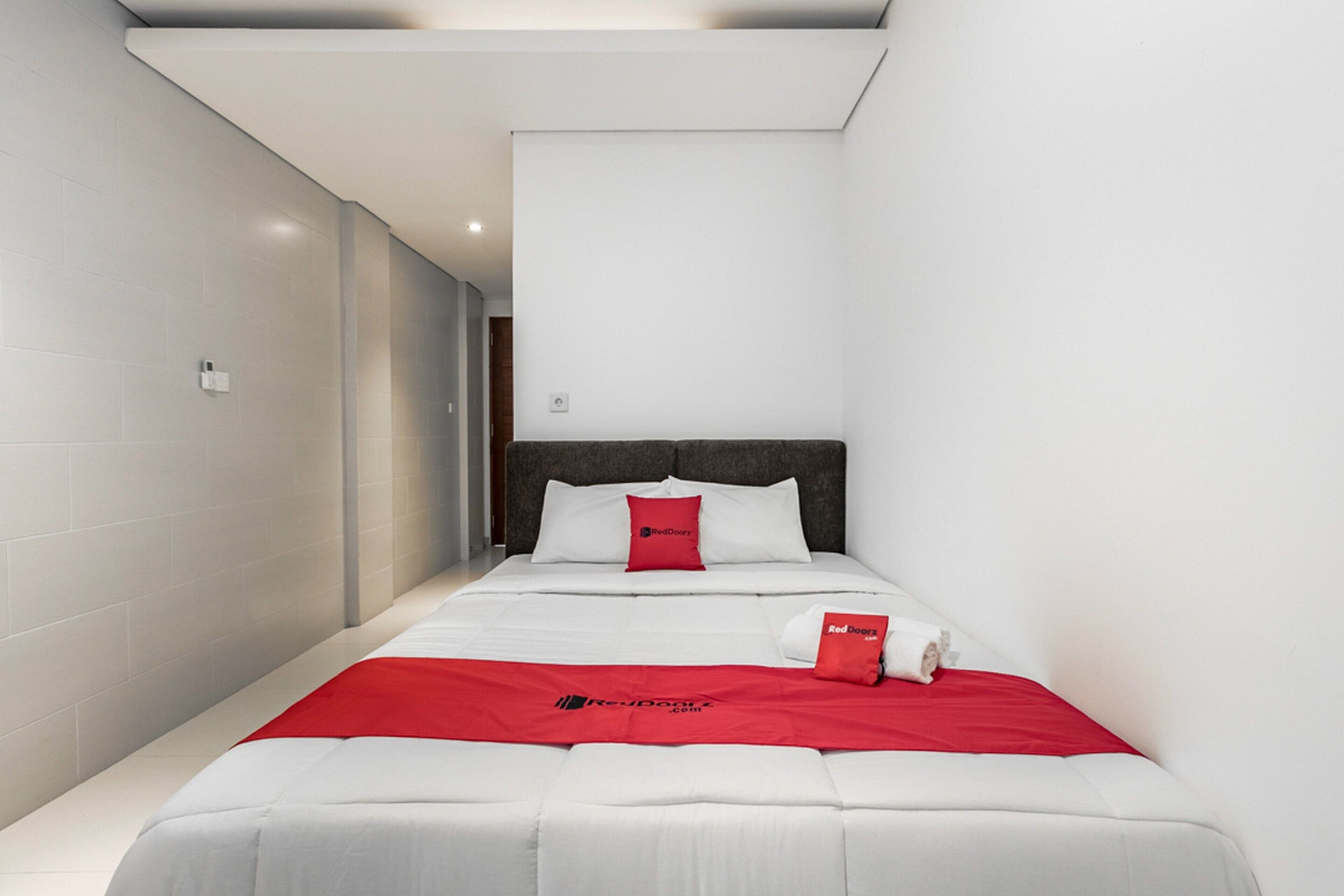Indraprastha Residence by RedDoorz