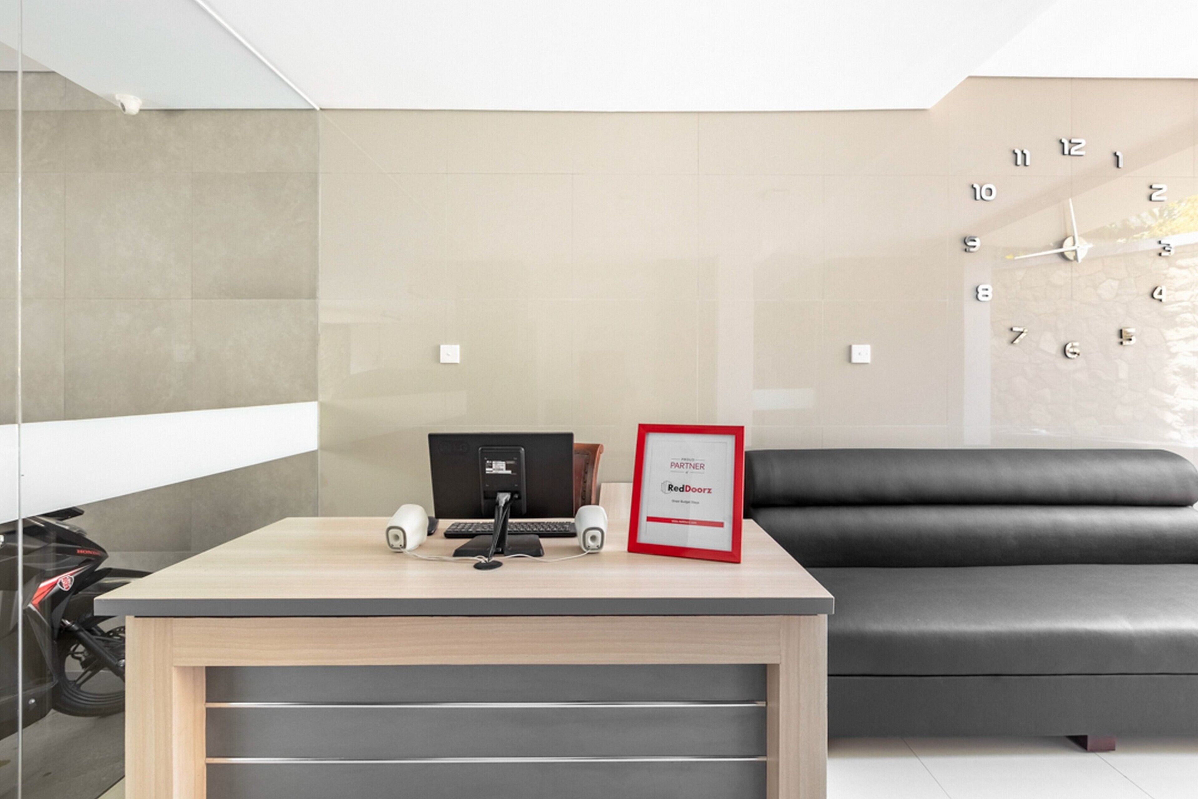Indraprastha Residence by RedDoorz