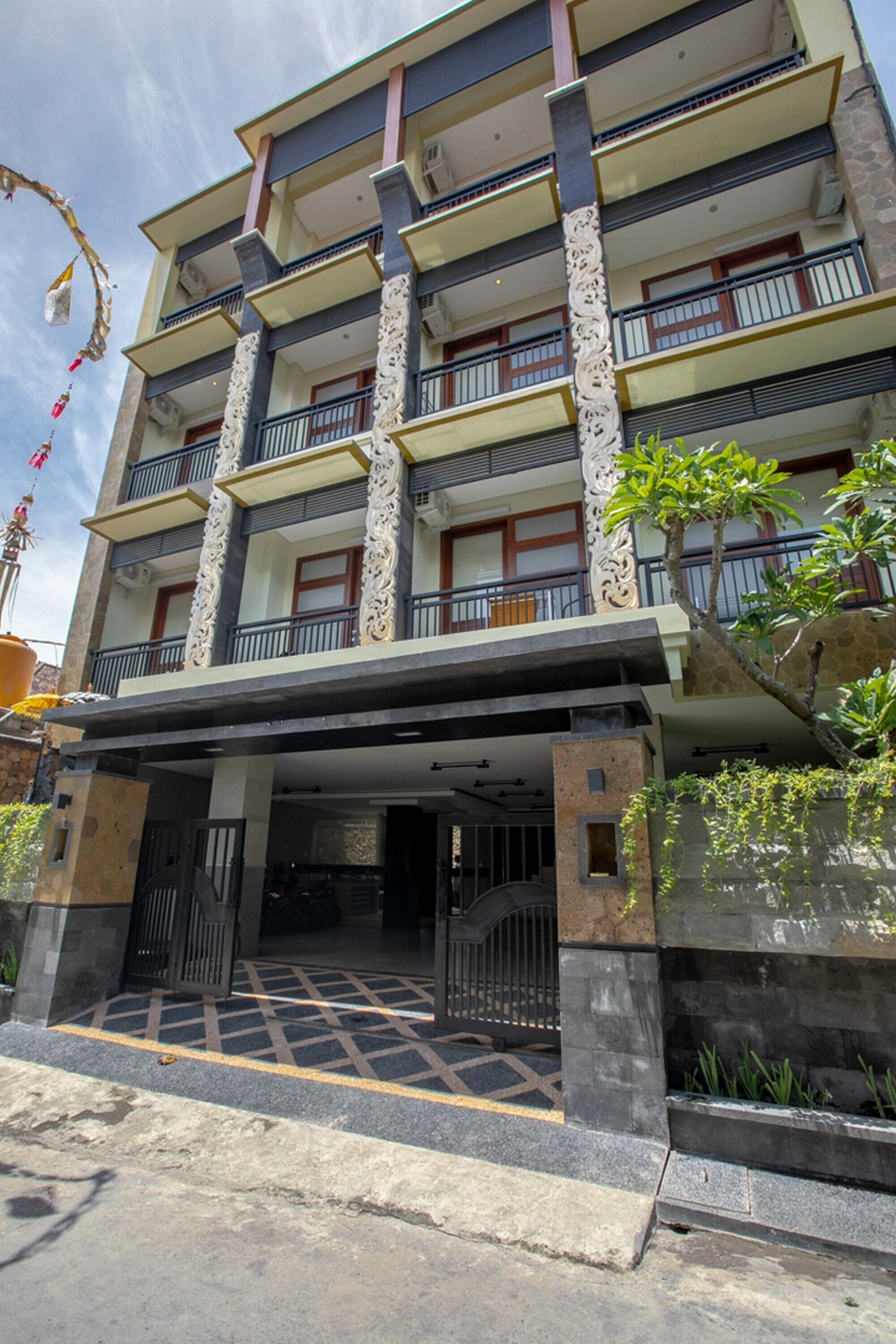Indraprastha Residence by RedDoorz