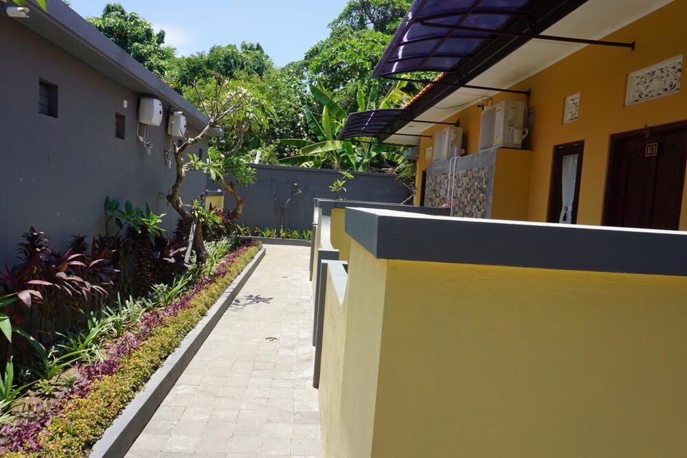 Kubu Karang HomeStay