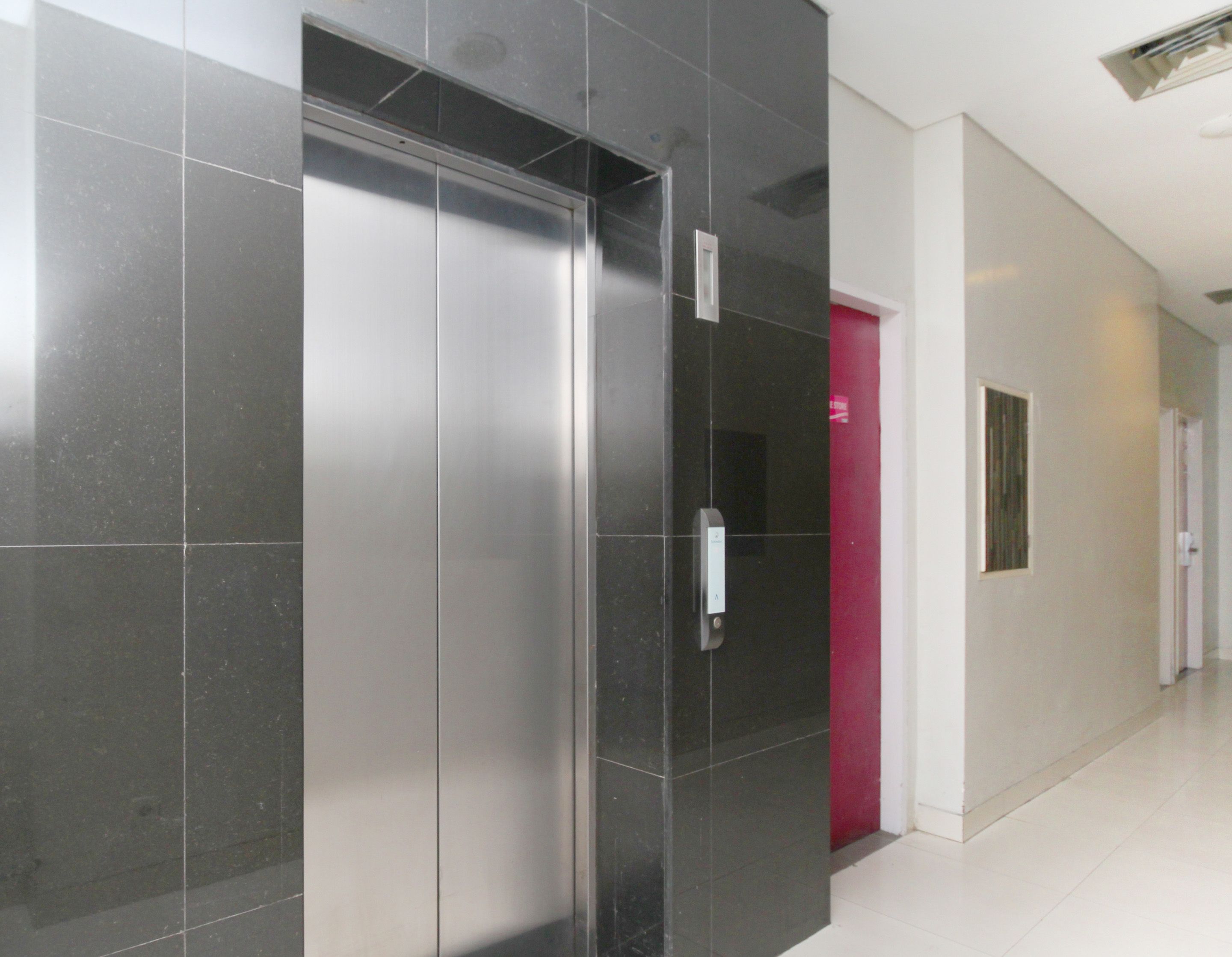 Merak Lifestyle Hotel by Airy Rooms
