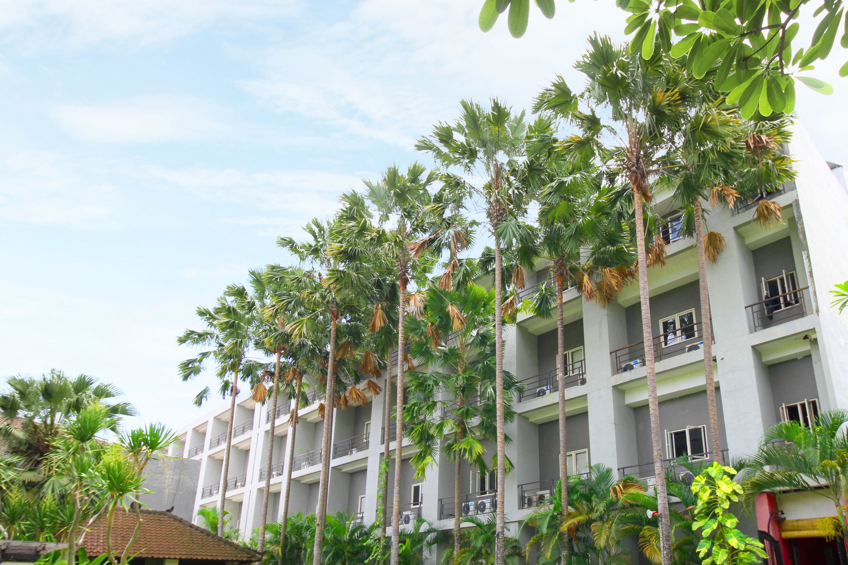 Merak Lifestyle Hotel by Airy Rooms