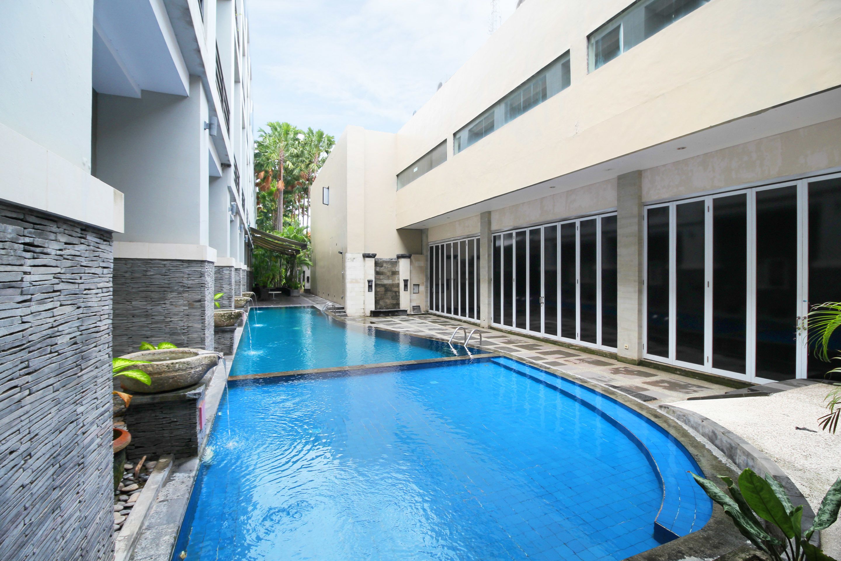 Merak Lifestyle Hotel by Airy Rooms
