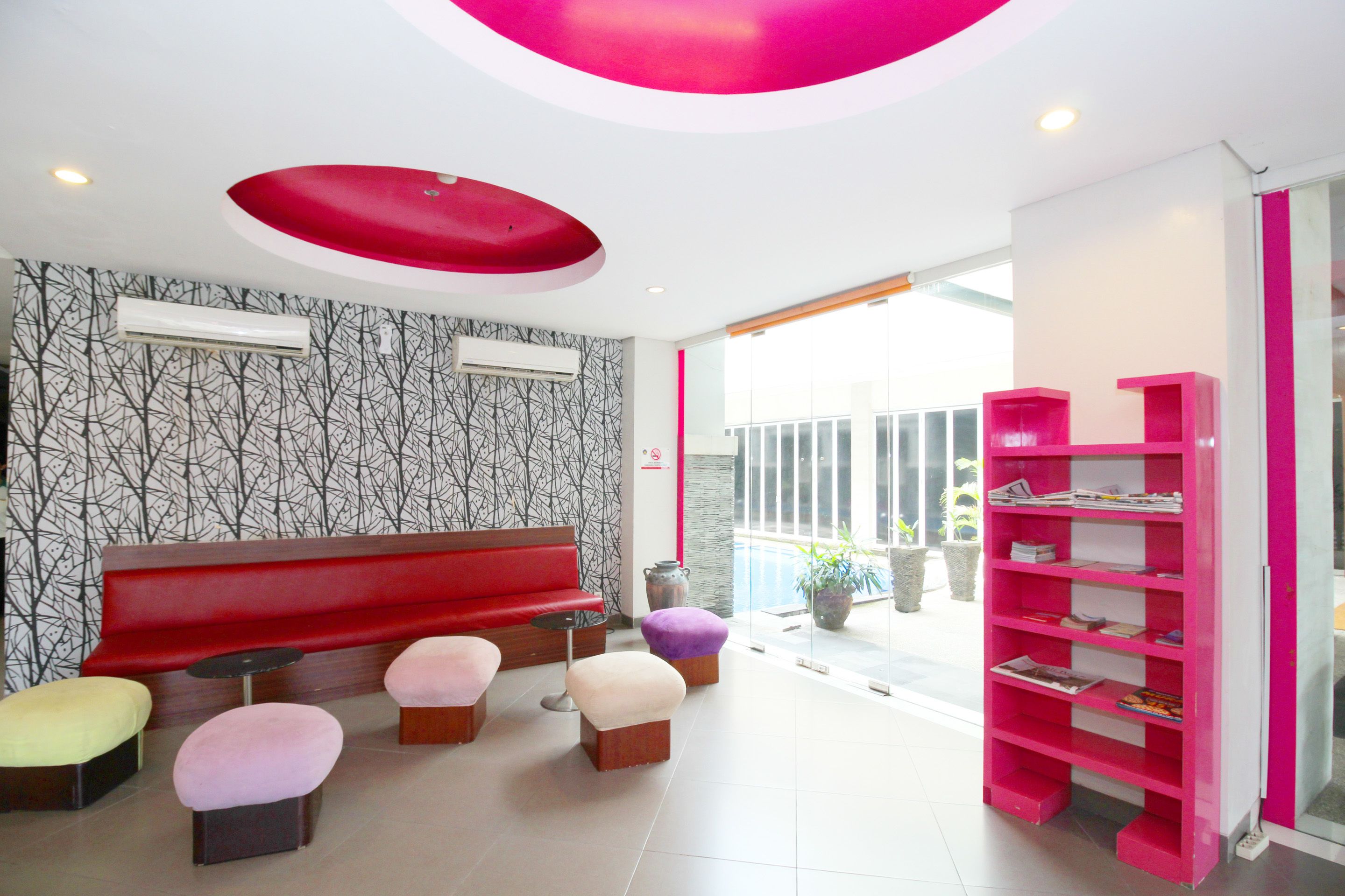 Merak Lifestyle Hotel by Airy Rooms