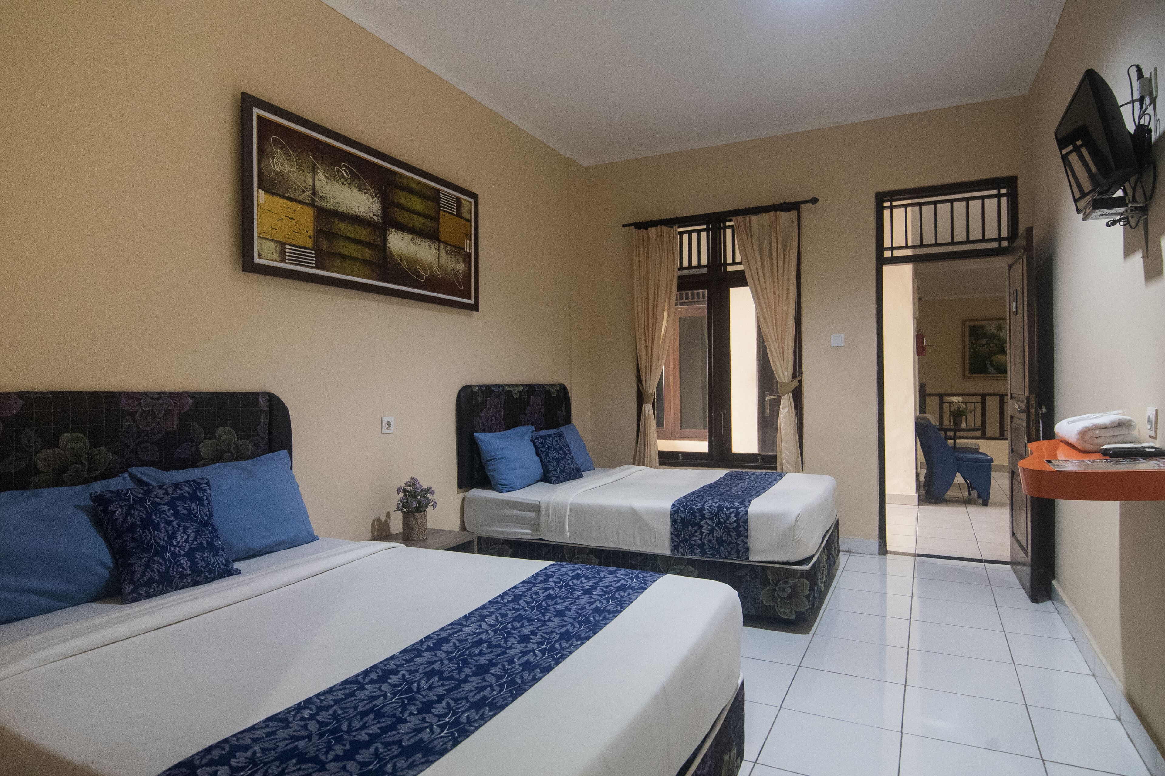 Miraa Guest House & Resto By Ghayatri
