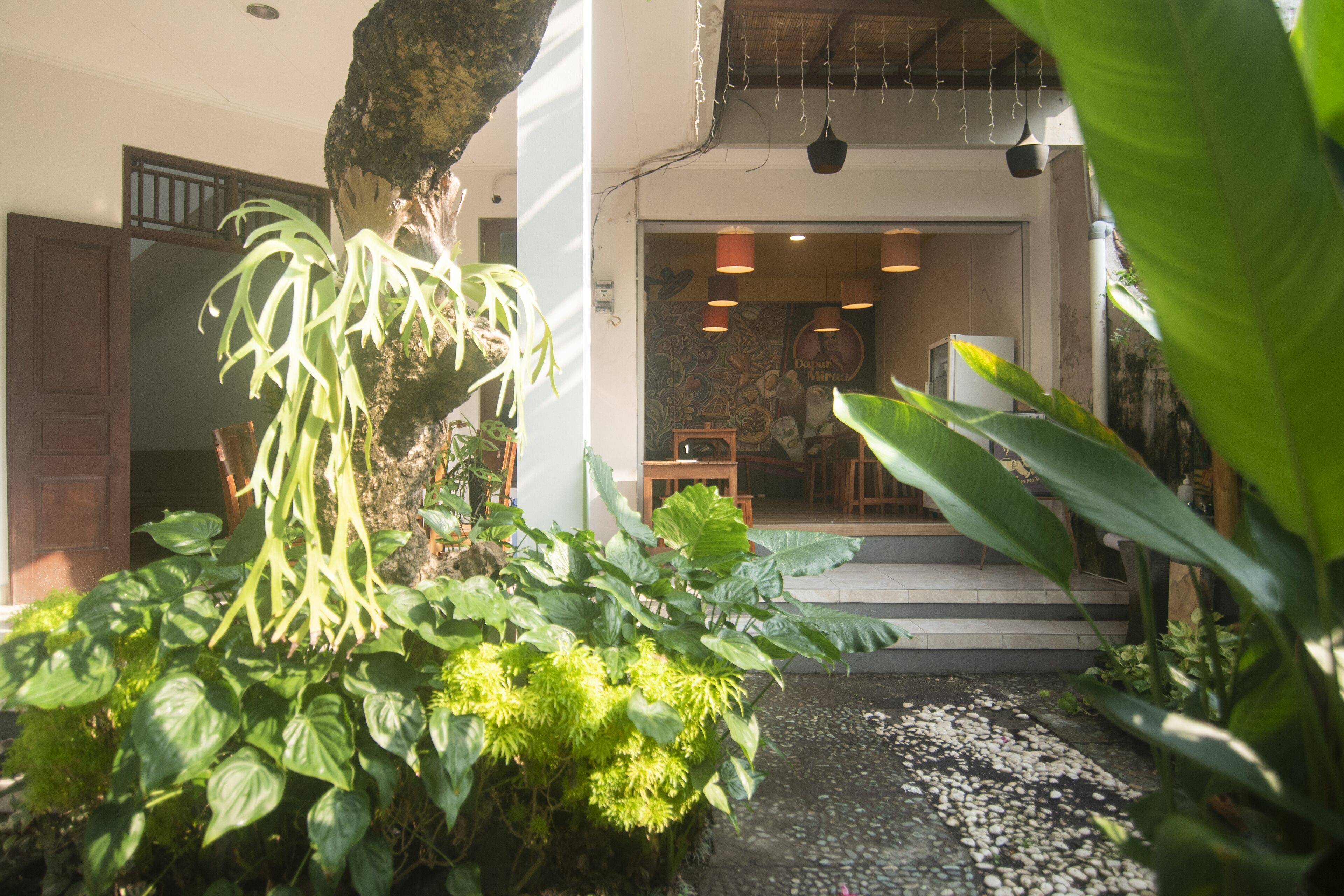 Miraa Guest House & Resto By Ghayatri