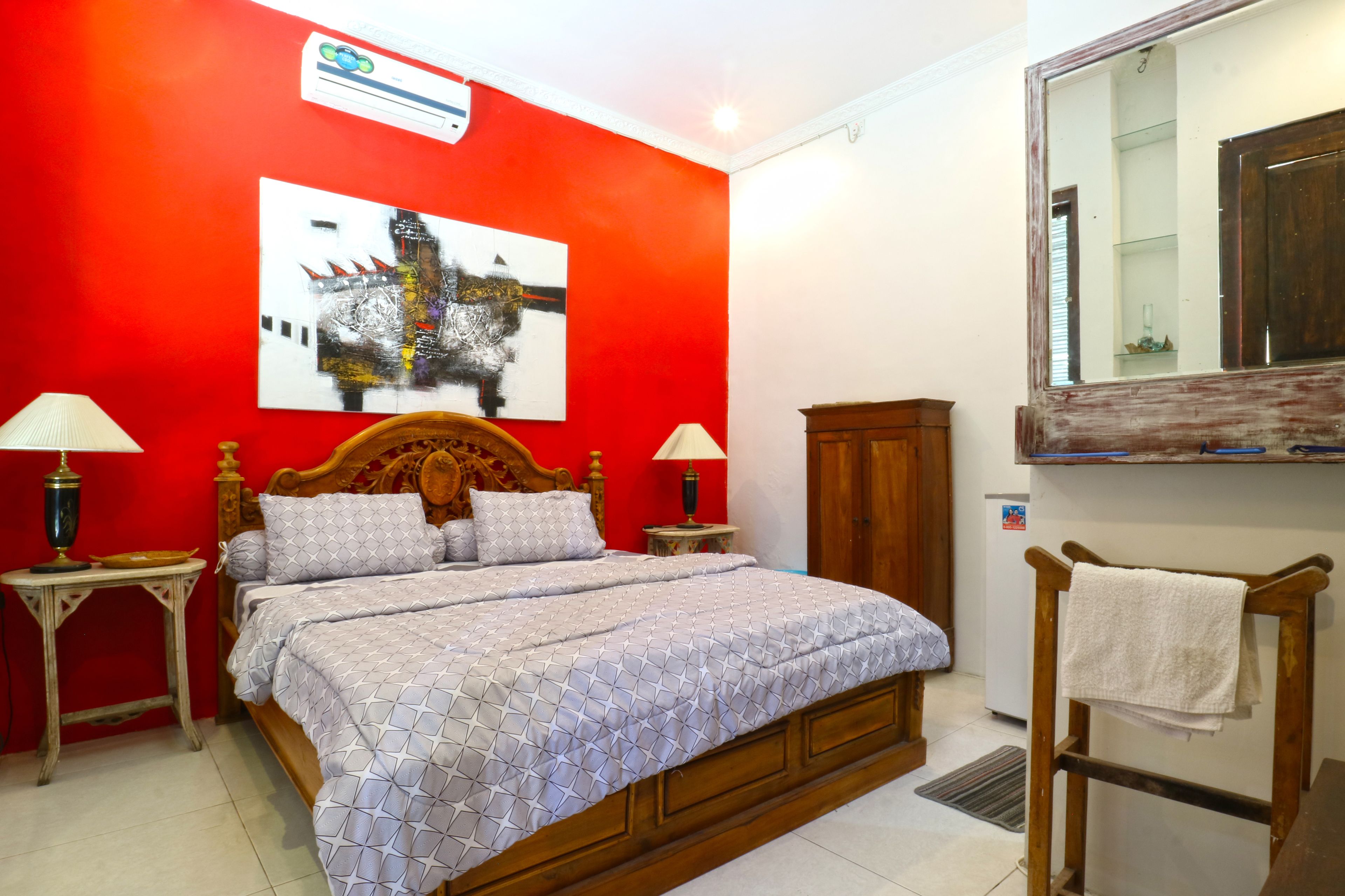 Nira Guest House