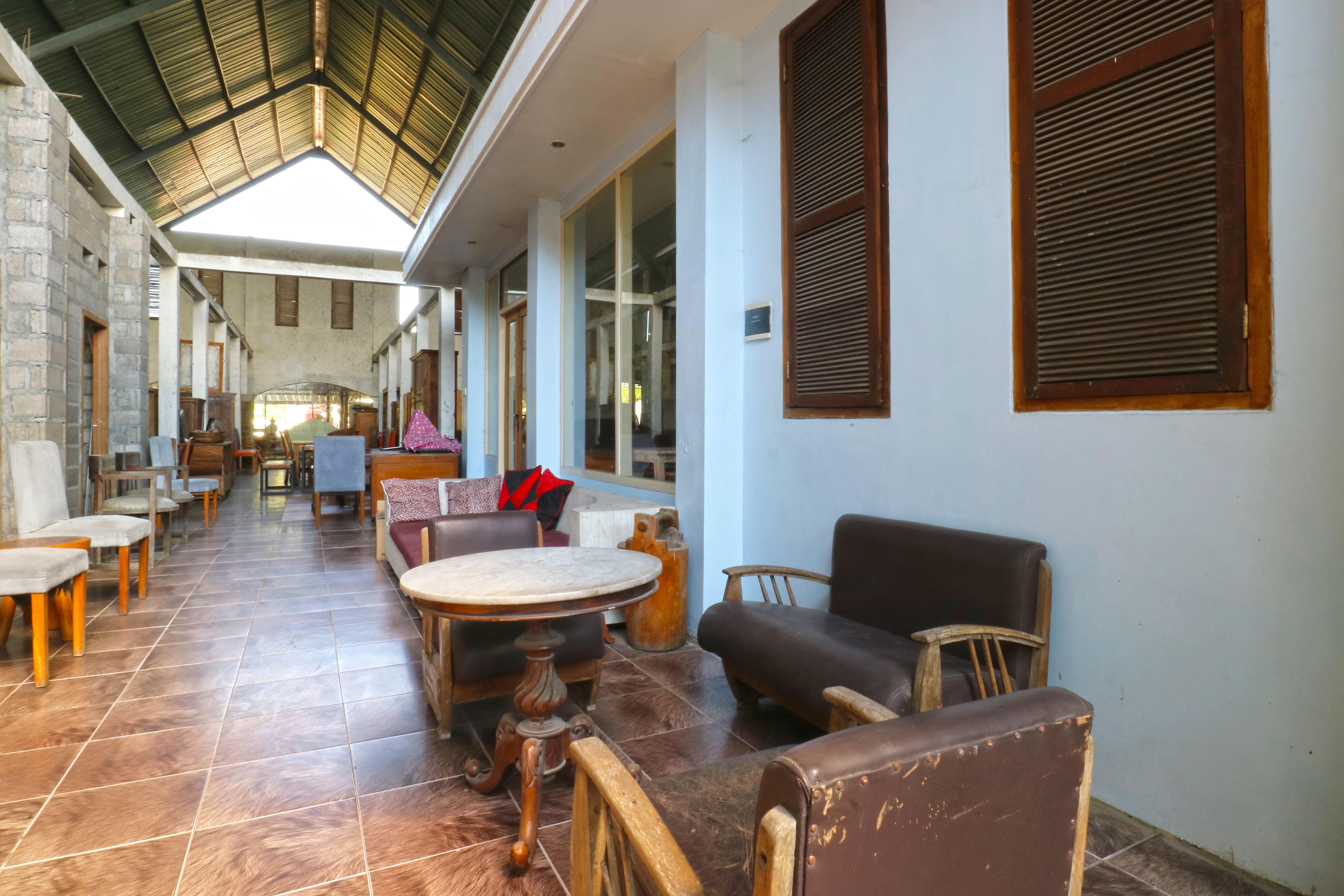 Nira Guest House