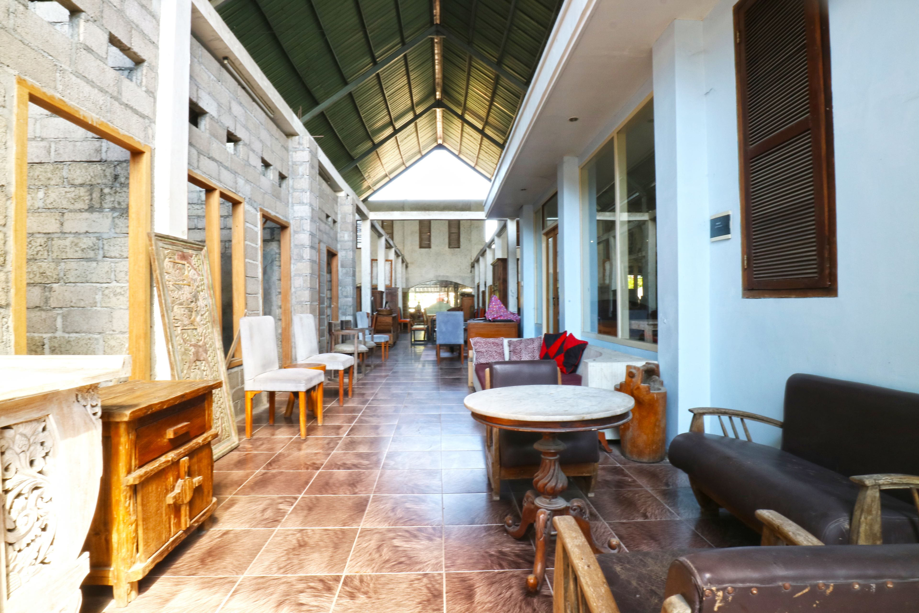 Nira Guest House