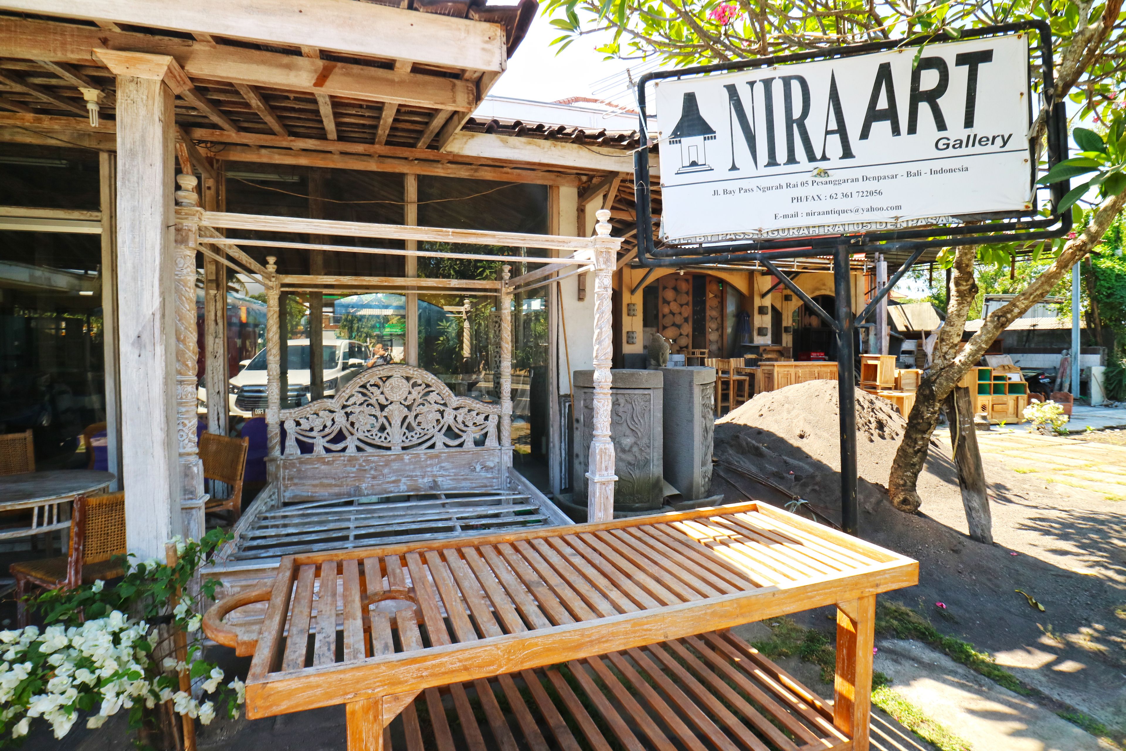 Nira Guest House