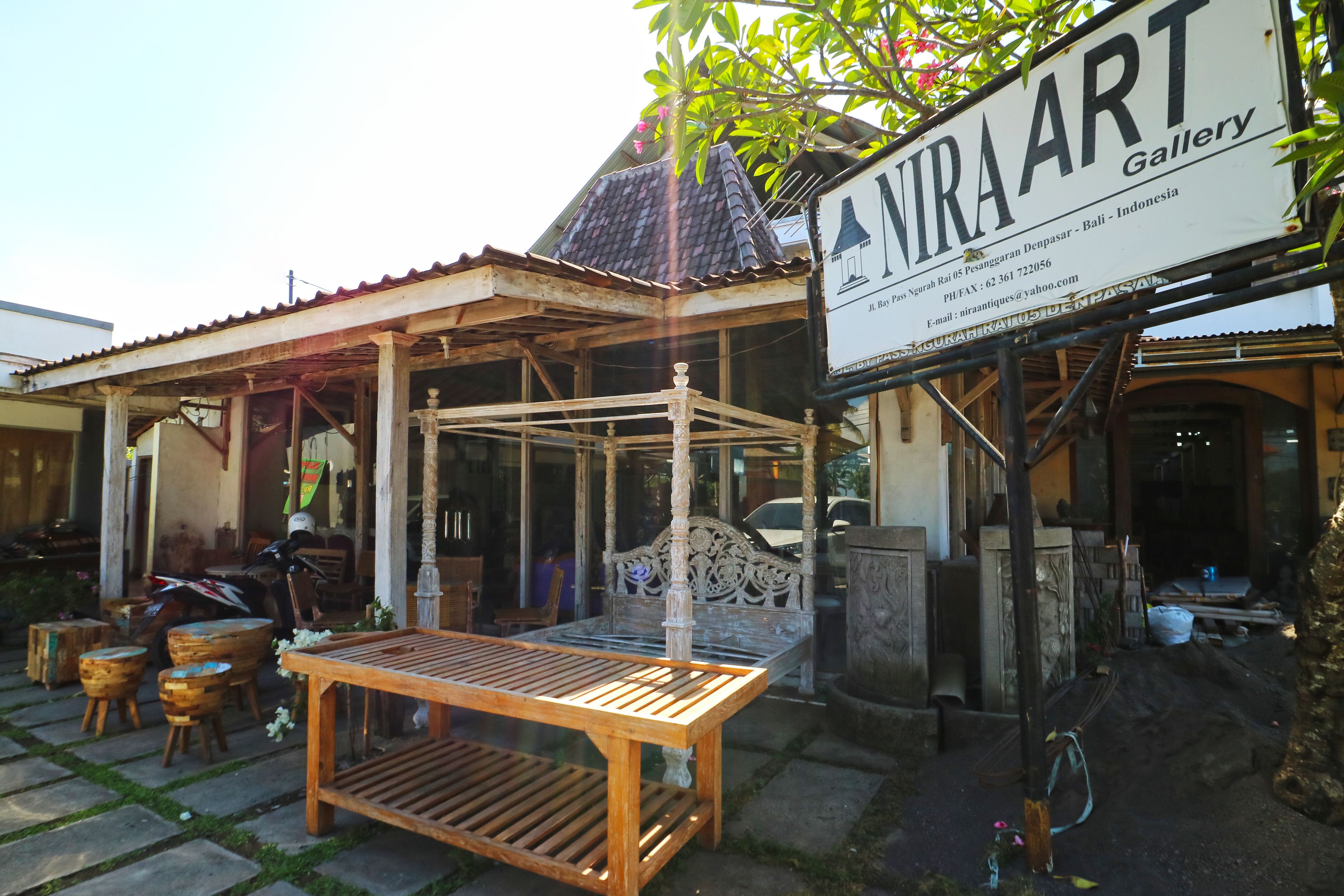Nira Guest House